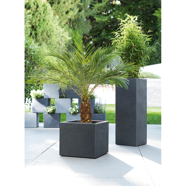 Ghiveci C-Cube gri cu aspect de piatră High 70 cm